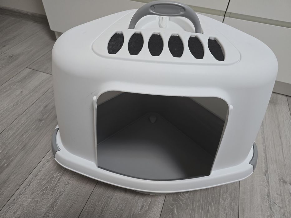 Котешка ъглова тоалетна закрита