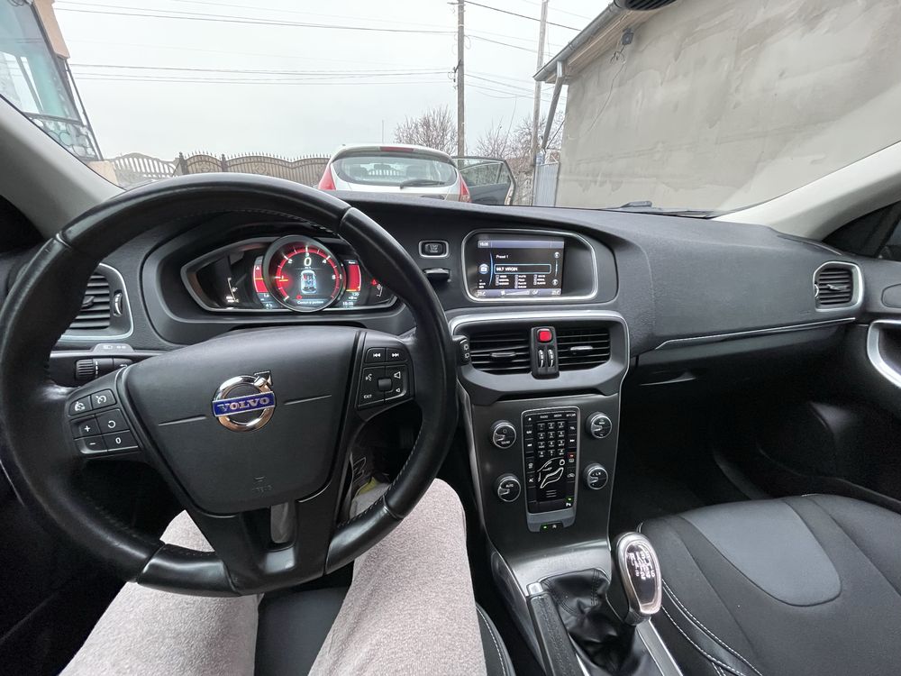 Volvo v40 1.6 diesel D2 2013