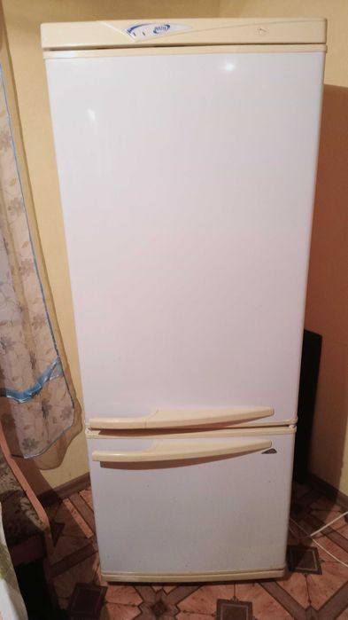 Продам холодильник