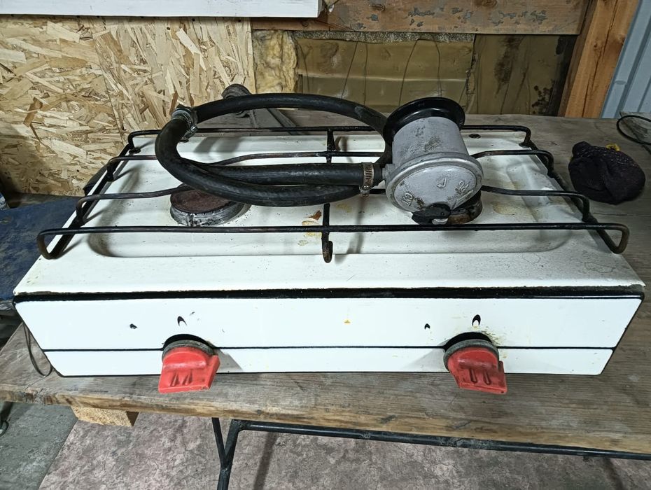 Продам газ плиту