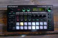 Roland MC-101 Faci muzica oriunde! - STARE IMPECABILA