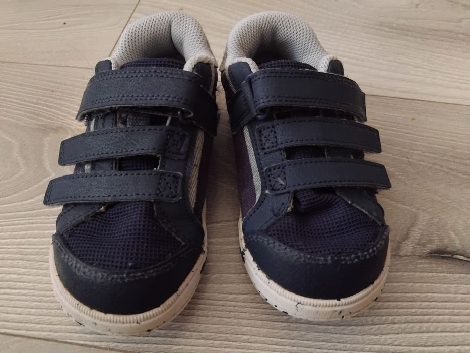 Декатлонски маратонки за момче 27