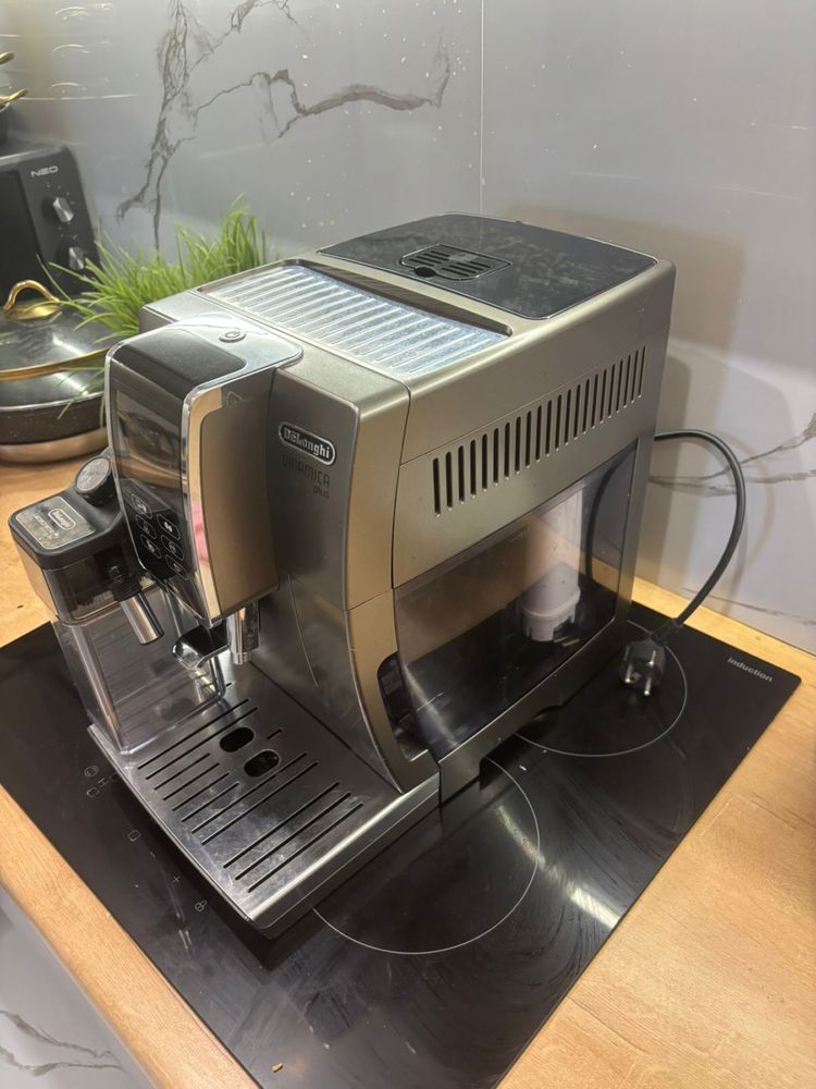Кофемашина Delonghi plus