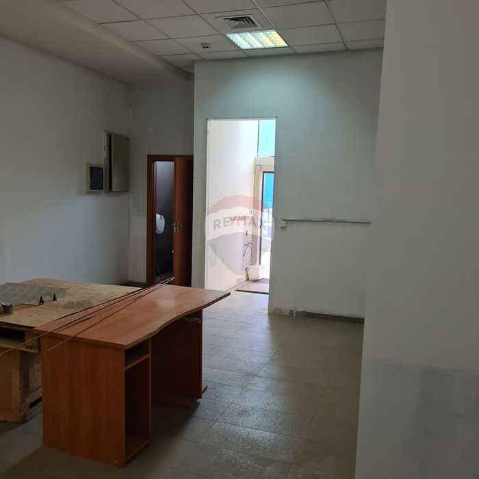 Дава се под наем Промишлена сграда в Варна, Западна промишлена зона - 867 кв.м за 6900 € - Снимка #8