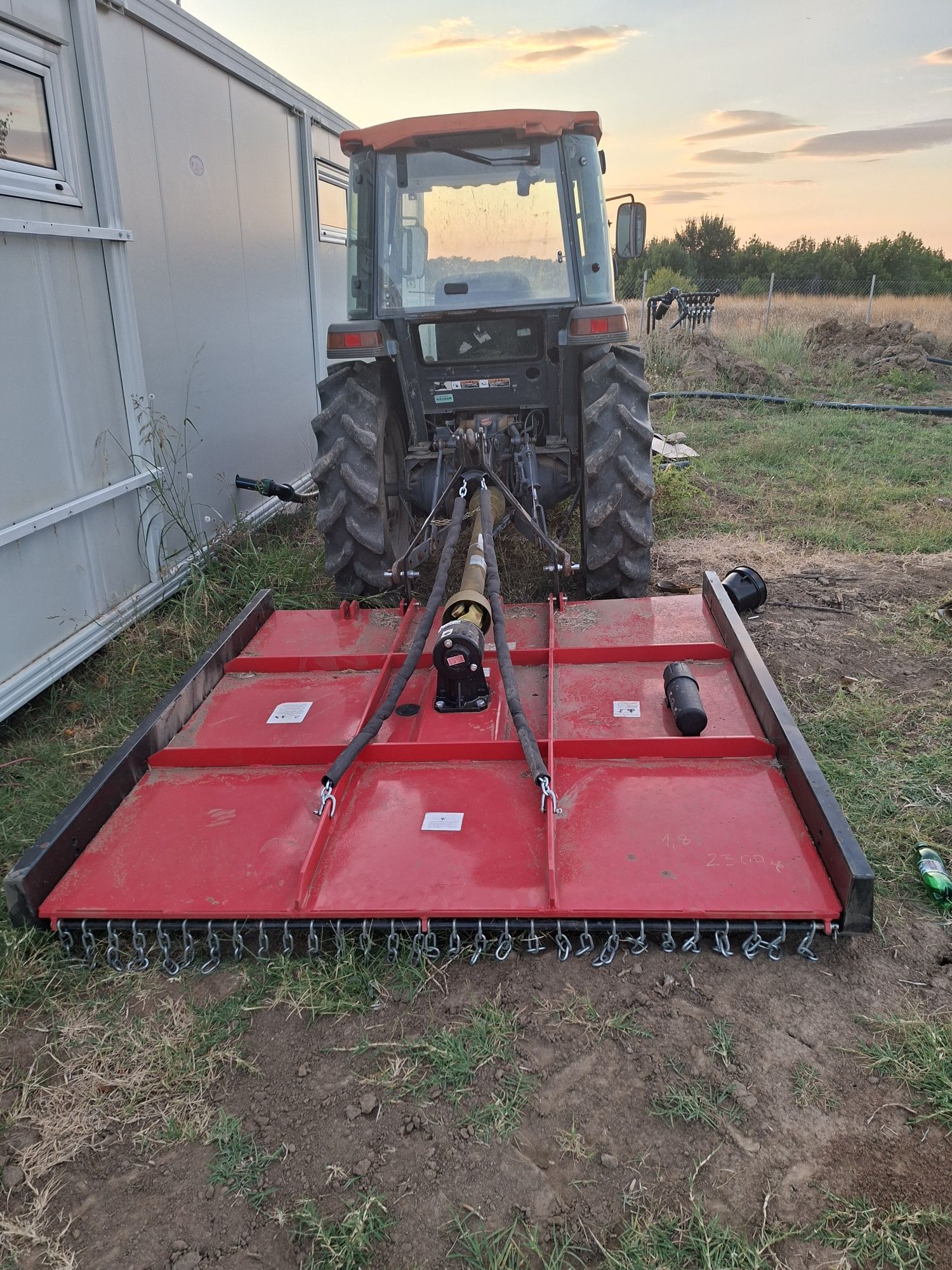 Трактор Hinomoto 28hp 4х4 перфектно състояние на 1100 мото часа