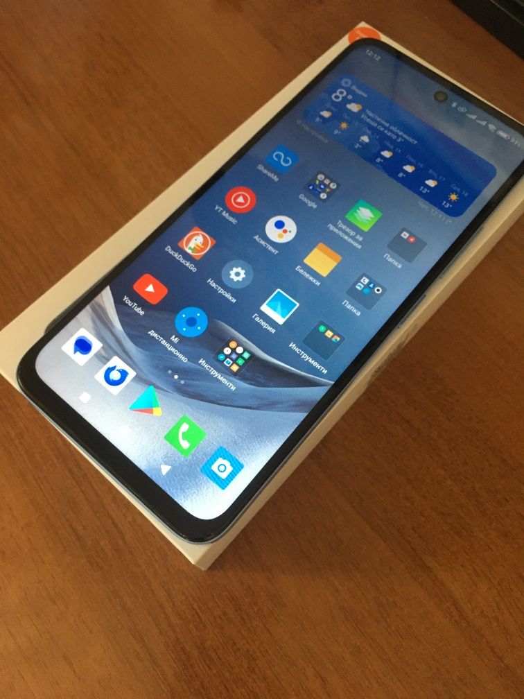 Смартфон Xiaomi Redmi 12 с 15 месеца гаранция