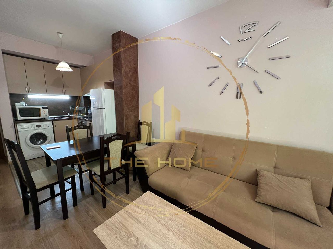 Дава се под наем Двустаен апартамент в Варна, Левски - 58 кв.м за 425 € - Снимка #1