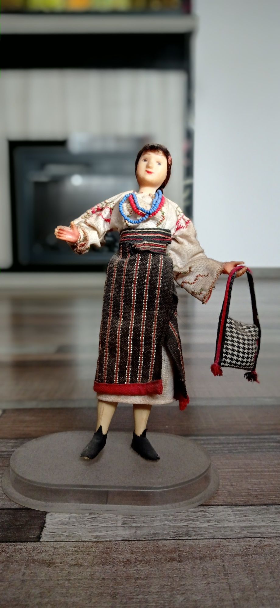 Păpuși de colecție  în costum popular  românesc