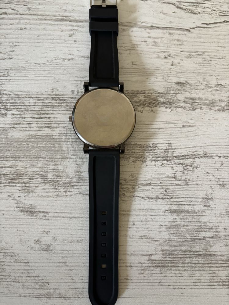 Мъжки кварцов часовник Armani чисто нов!