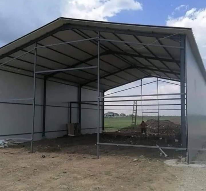 Vând hală metalică 10 m cu 20 m cu 4 m cu montajcu plata la