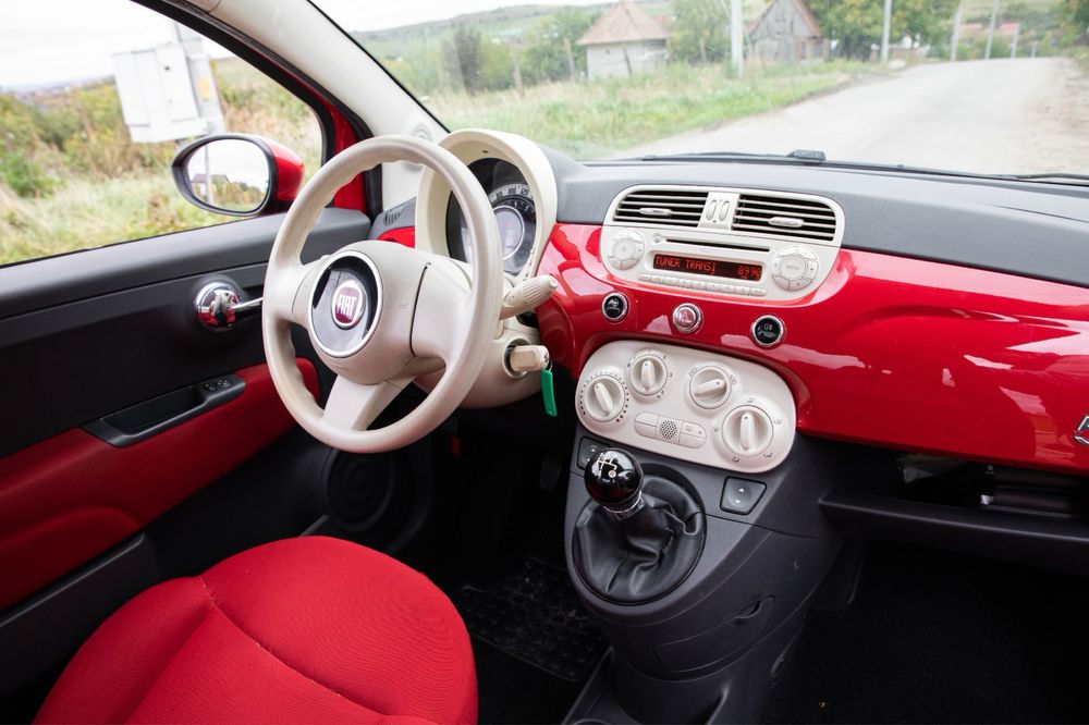 Fiat 500 / benzina / 136000 km  Euro5 / posibilitate achizite RATE
