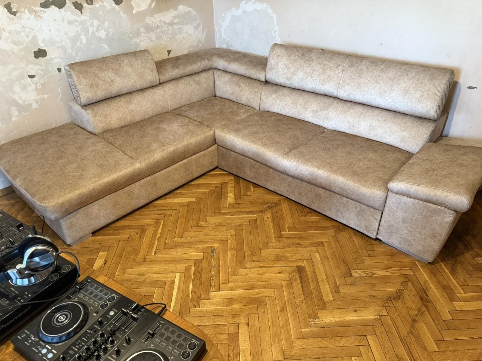 Ъглов диван с ракла