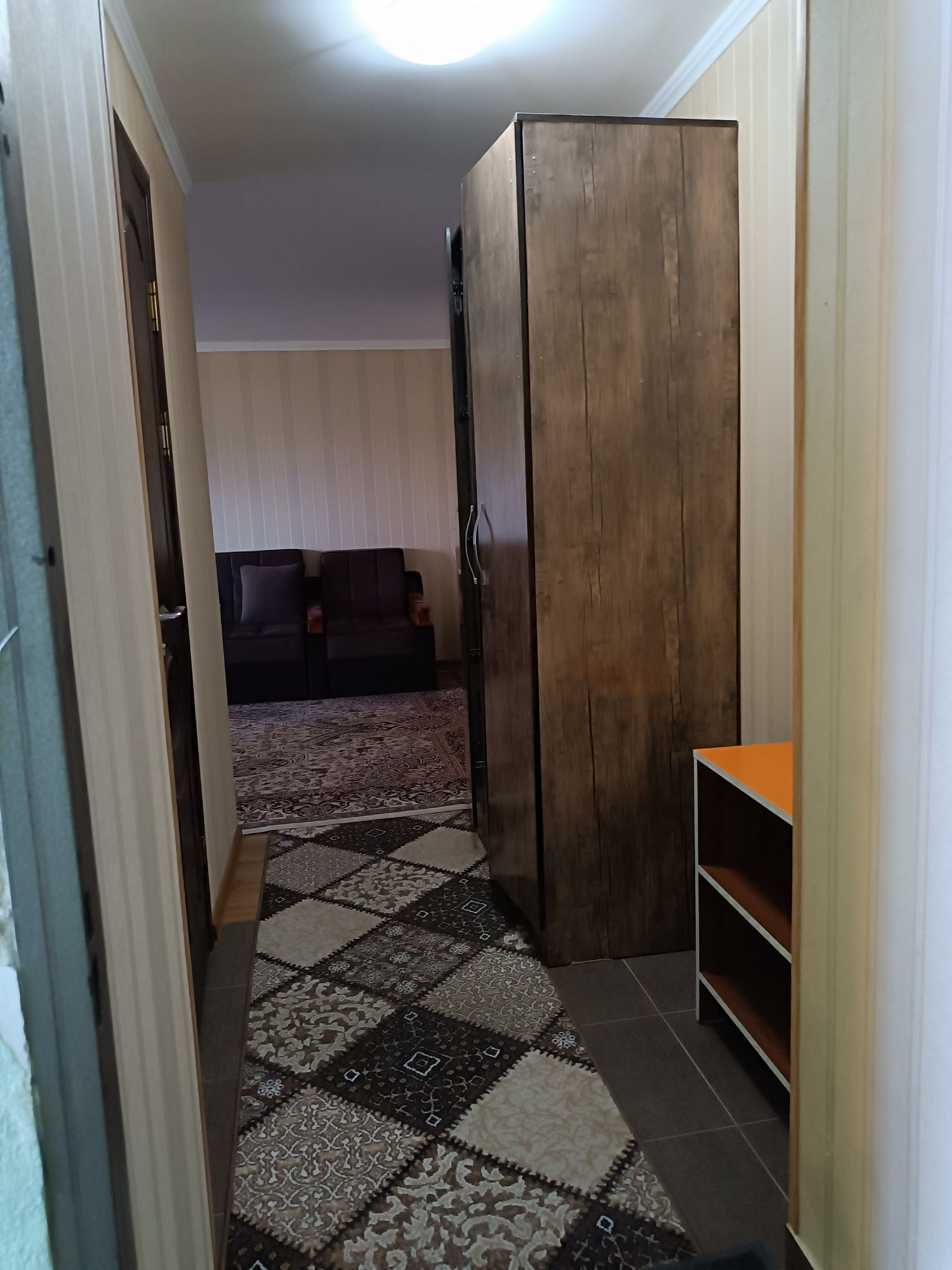 Yunusobod bodomzor 2 xonali kvartera oilaga ijaraga beriladi