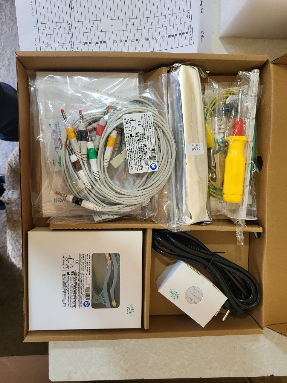 Электрокардиограф 12 канальный Carewell ECG 1112M