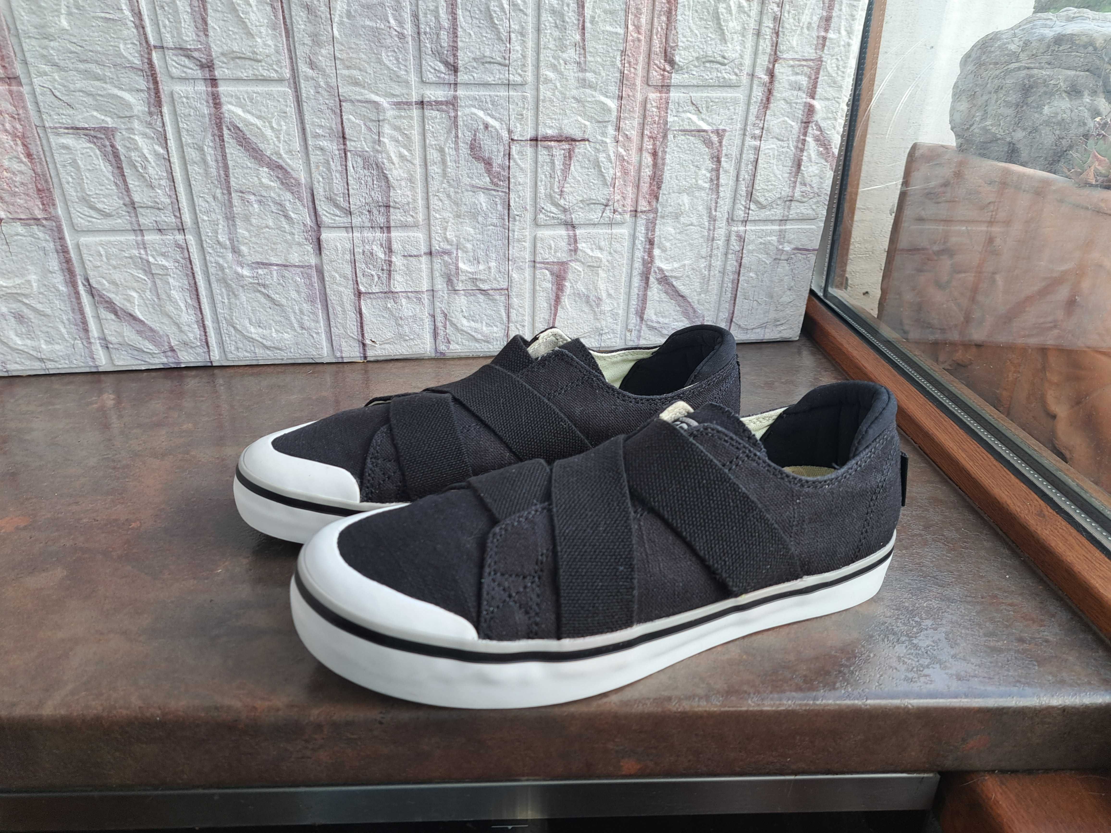 дамски маратонки,спортни обувки,кецове,гуменки,сникърси,Keen,39,5