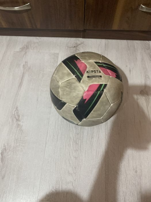 Футболна топка на кипста
