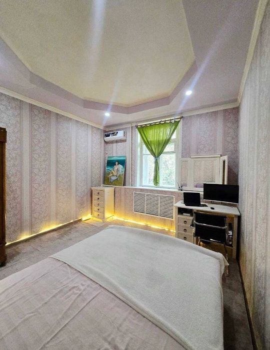 Срочно Продаётся Ракате Высокопотолочка 2/4/4 ремонт средний !