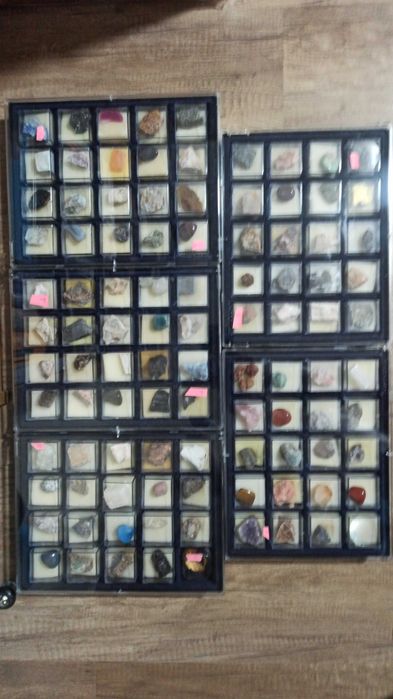 Colectia completa Comorile Pamantului  FARA REVISTE