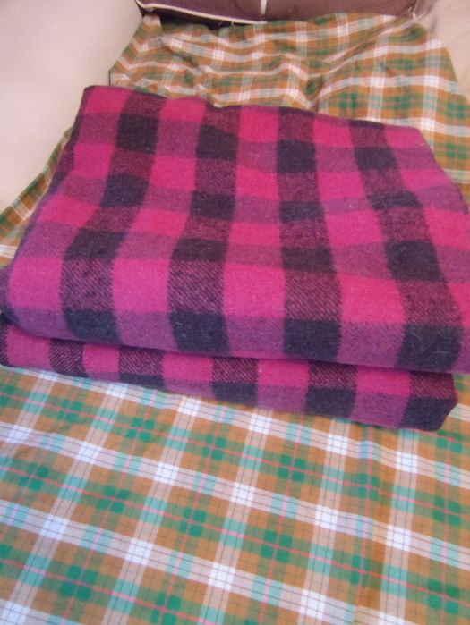 Единични одеяла 2броя по 25лева