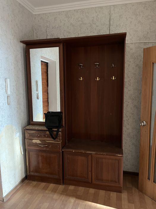 Мебель,стенка,прихожая,кухонный гарнитур.