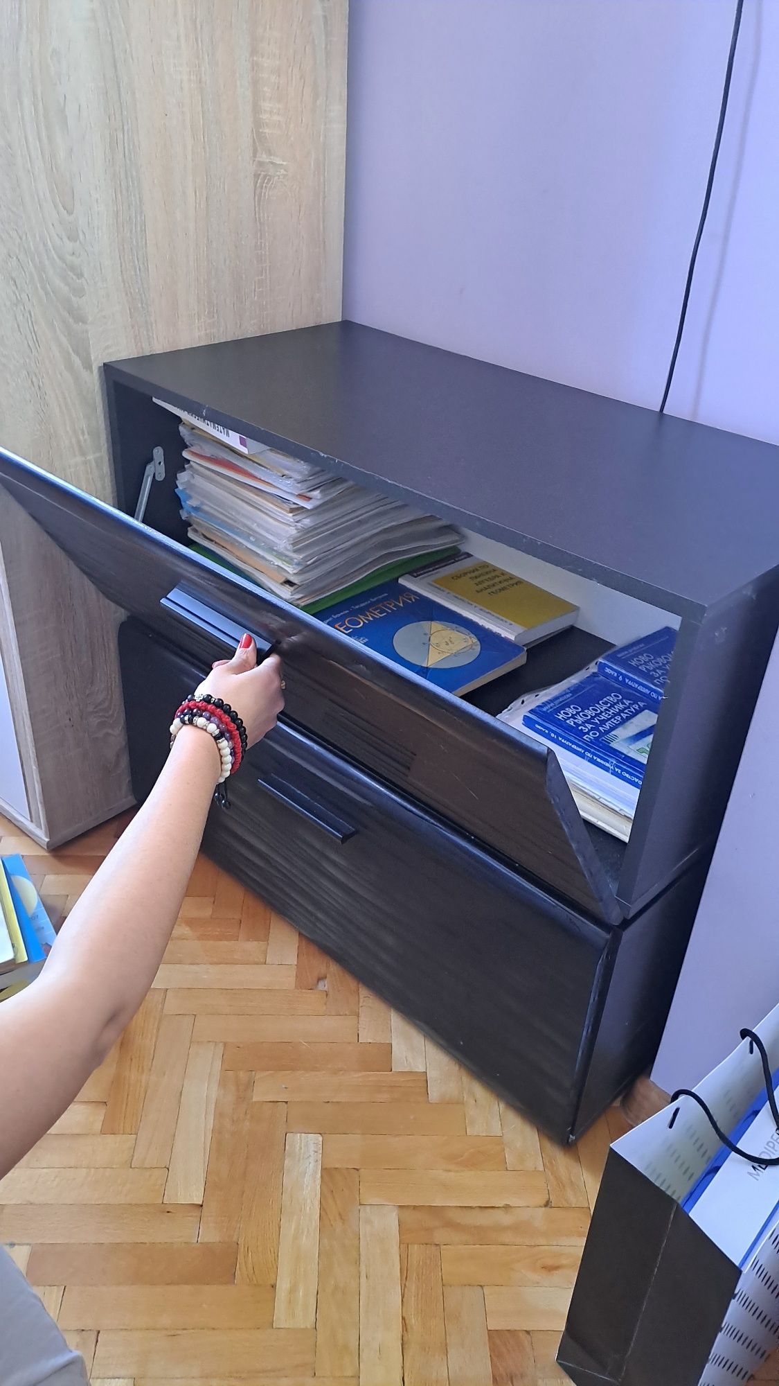 Холна секция светеща