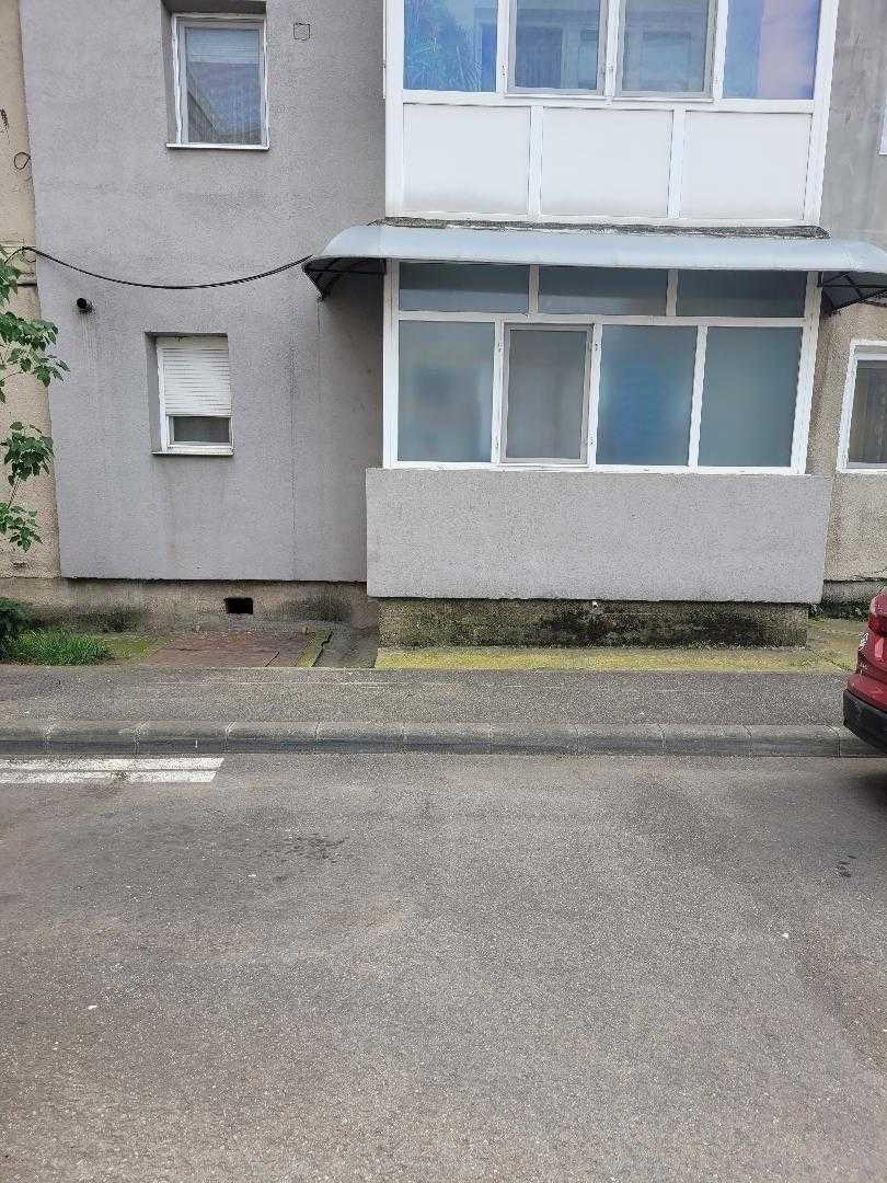 Apartament 3 camere la vanzare