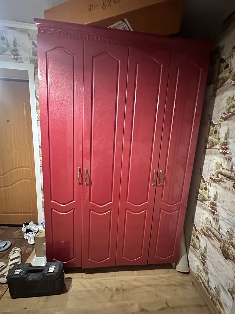 Продам шкаф в прихожую