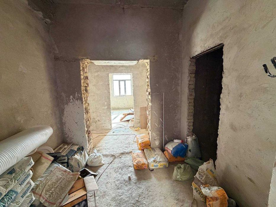 Продаётся 2х комн квартира на 1 этаже Ор-р ХБК