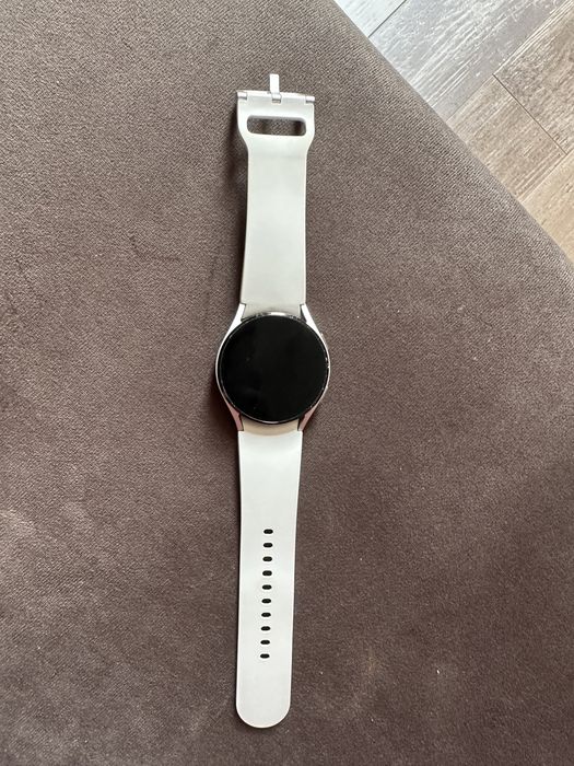 Часовник Samsung Watch 4 40 mm