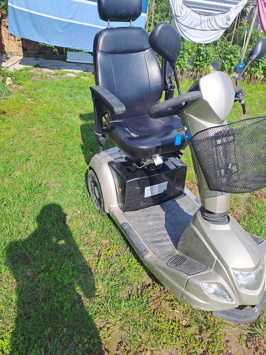 Електрическа количка за трудно подвижни,възрастни хора