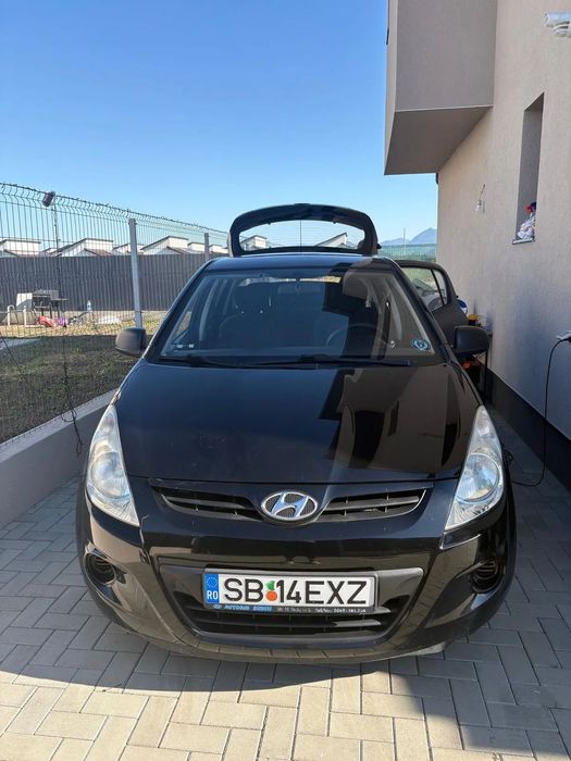 Hyundai i20 Hyundai i20 Benzină, 2012 · 105.000 km