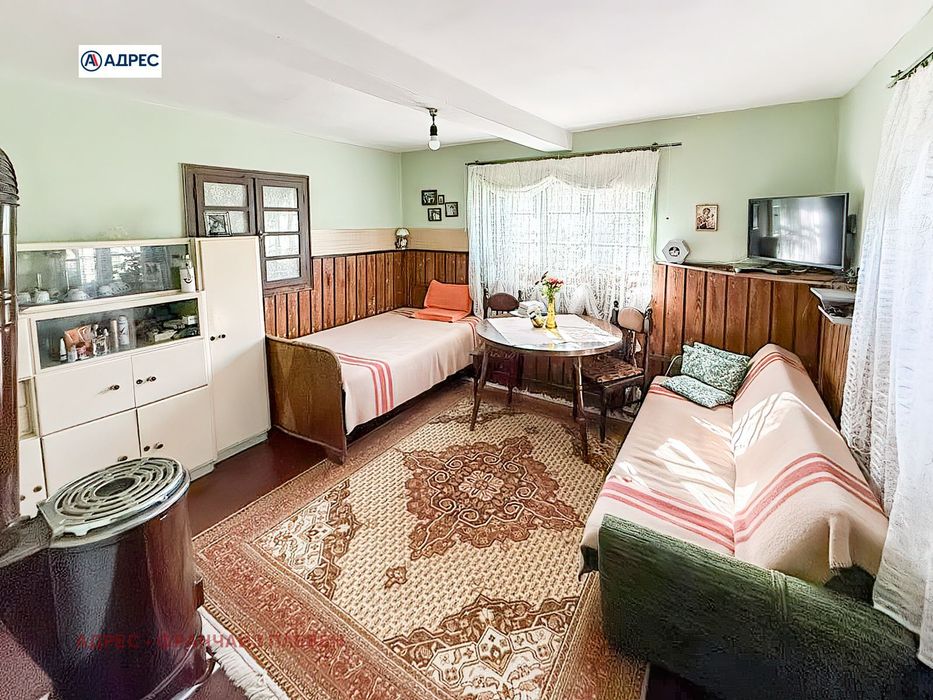 Къща в Плевен, област-с.Бръшляница площ 132 цена 38000