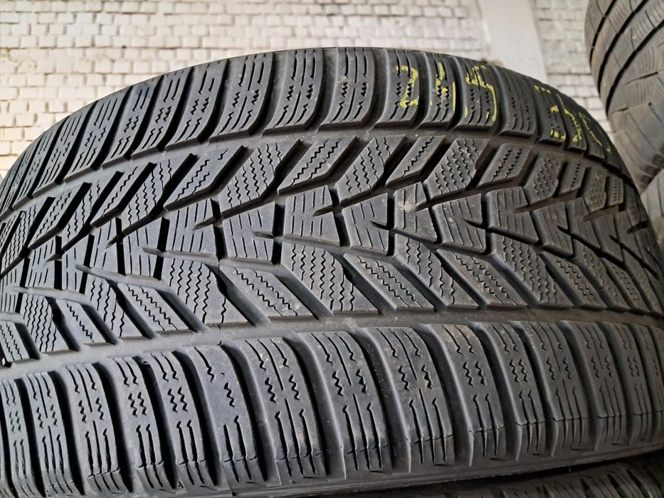 Anvelope second iarna 245 30 R20 Hankook