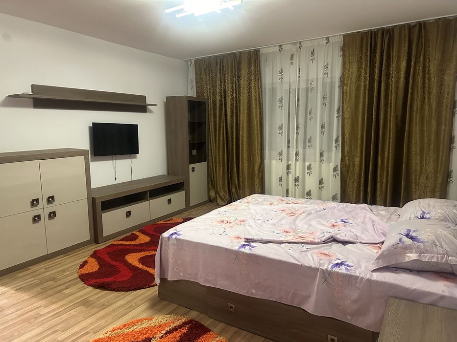 Inchiriez garsoniera