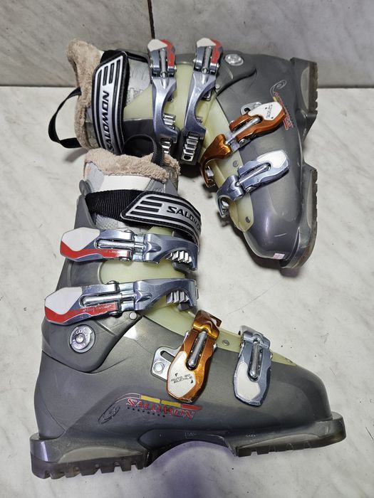Clapari ski schi  Salomon  mondo 24-24,5   corespunde mărimii 38