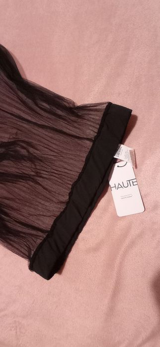 Елегантна черна пола от фин тюл