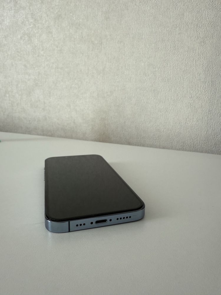 Смартфон Apple iPhone 13 Pro 256Gb голубой