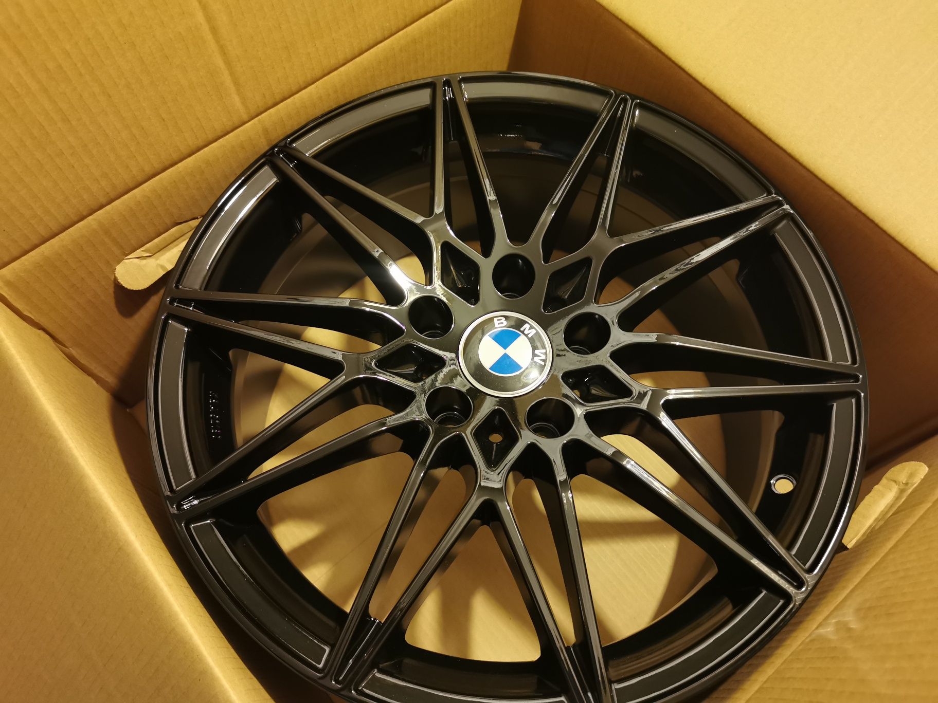 Vand jante de aliaj pentru bmw pe 18 marca Avus model Ac Mb5 black