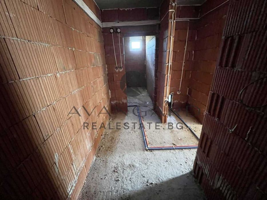 оф.24455 АКТ 14! Двустаен с двор/ Смирненски