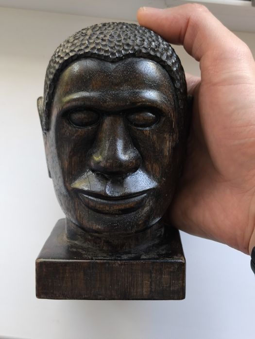 Африканская статуэтка из дерева