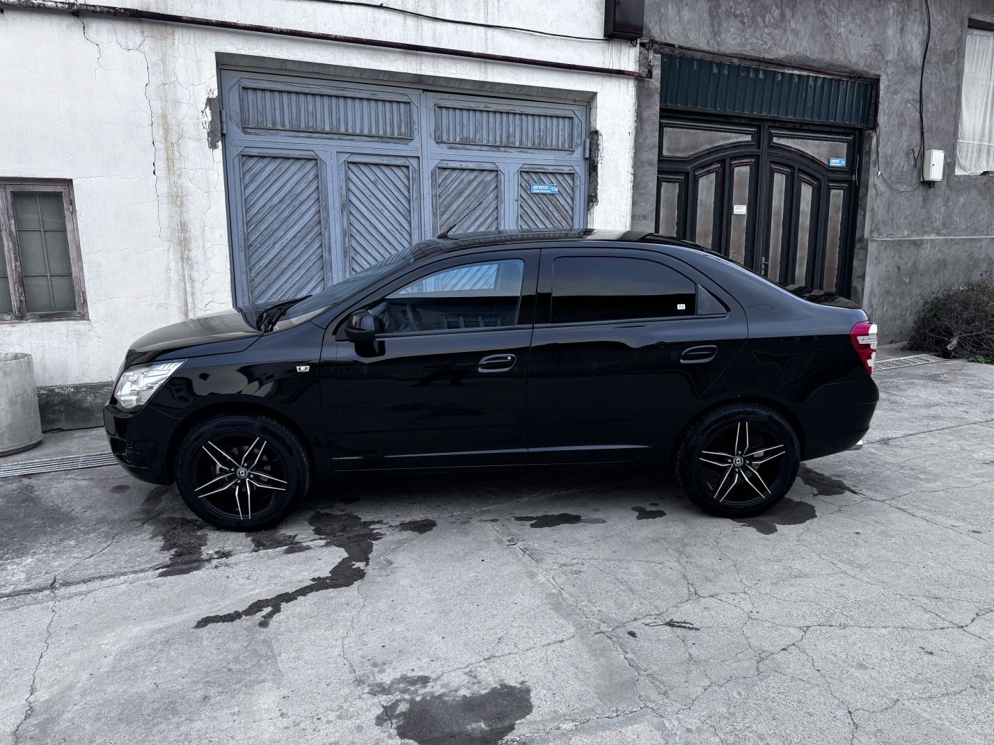 Cobalt 2023 qora 96300 km gaz 90 tali