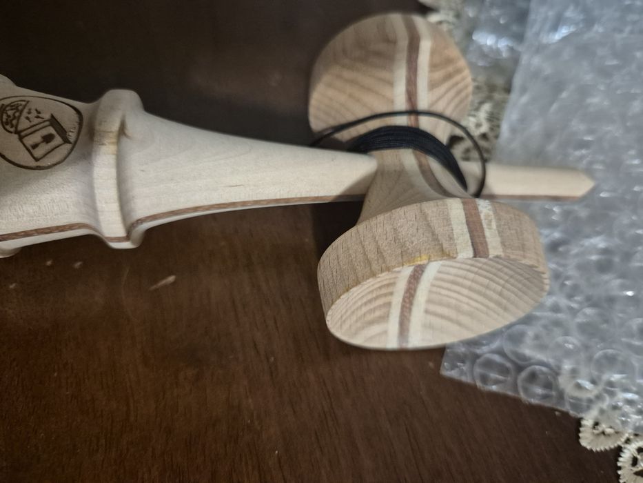 Ken cereal vine cu ață și rulment