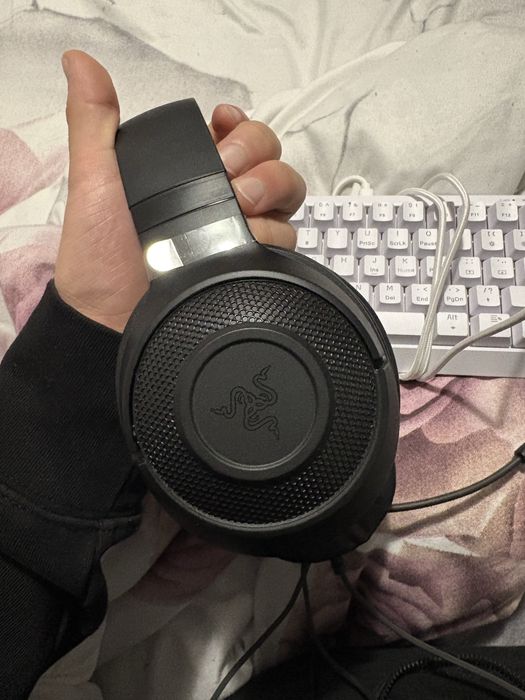 Vand casti razer!