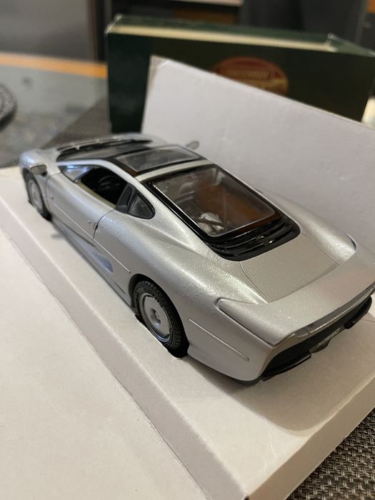 Количка Jaguar XJ220 1 към 24