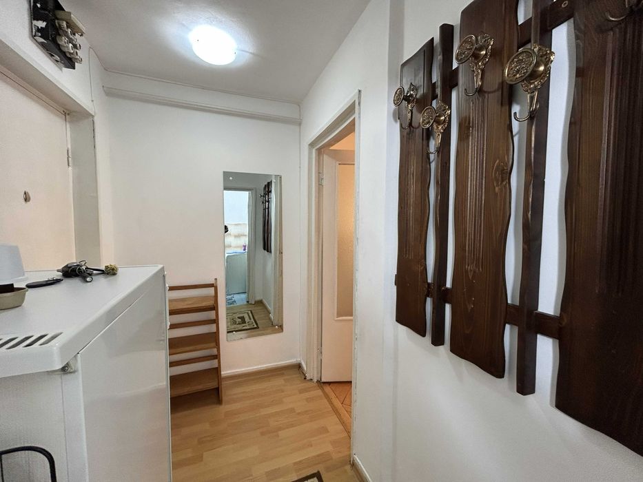 Bd. Regele Mihai1, inchiriez apartament cu o camera, mobilat si utilat