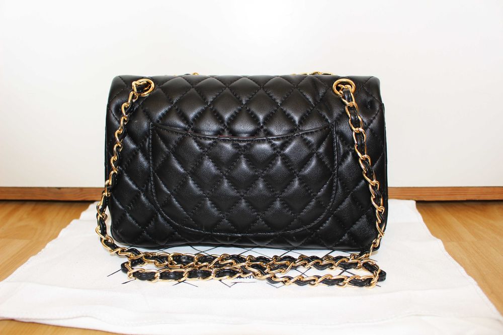 Дамската чанта Chanel Classic Flap