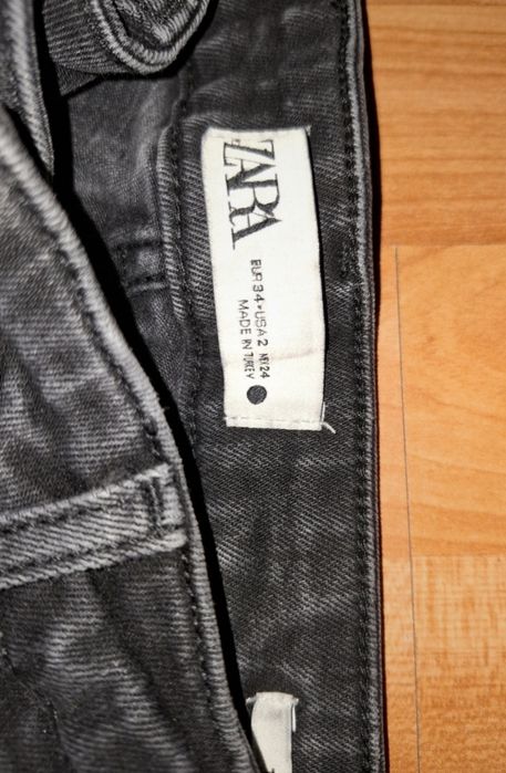 Blugi zara talie inalta