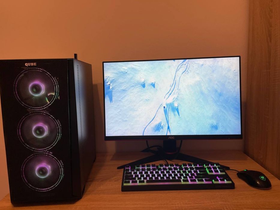 Компютър с RTX 2060 + монитор AOC 24” + клавиатура KD87A