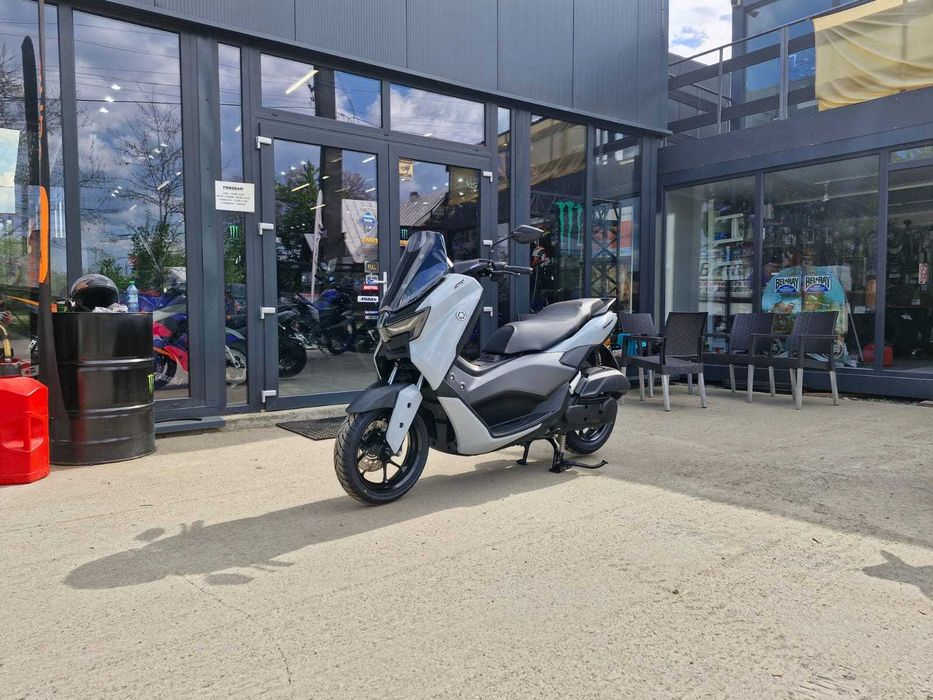 Yamaha NMax 125 Tech Max 2025-se conduce cu B-stoc EST BIKE Campina