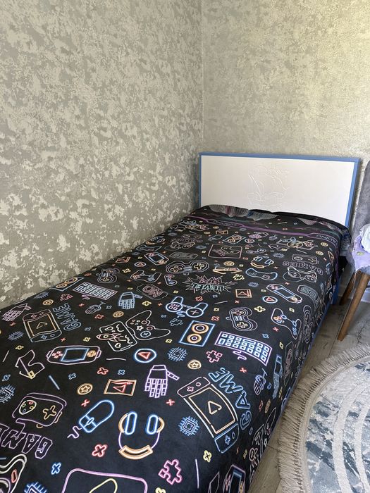 Продам подростковую кровать с партой